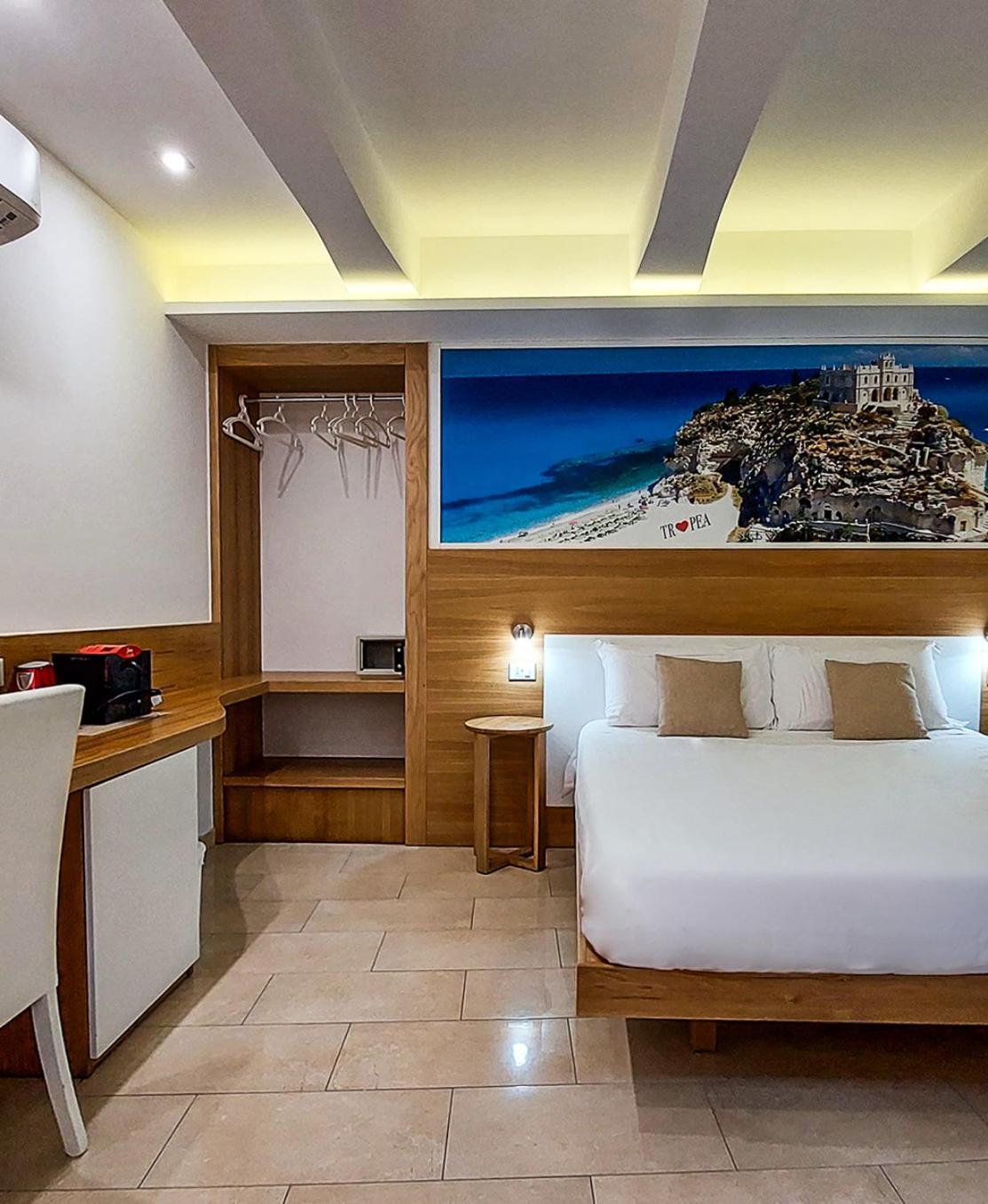 Don Francisco Rooms - Tropea Luaran gambar