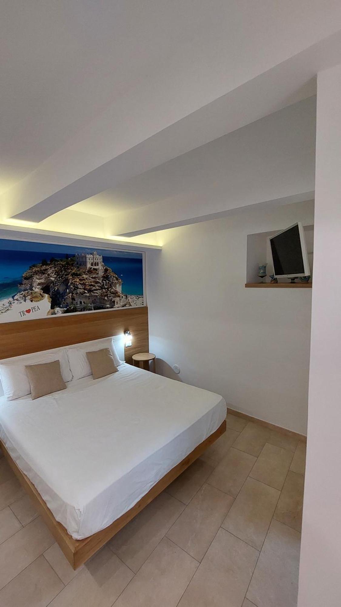Don Francisco Rooms - Tropea Luaran gambar
